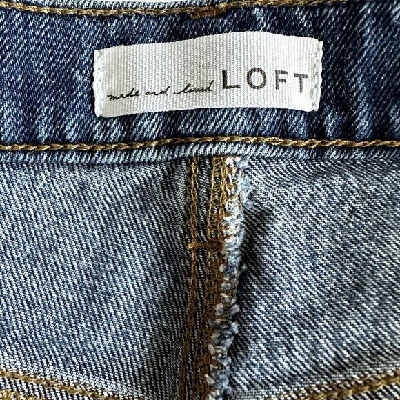 Ann Taylor Loft Blue, The 90's High Waist, Distressed, Straight Leg Jeans- 28/6 - Picture 3 of 7